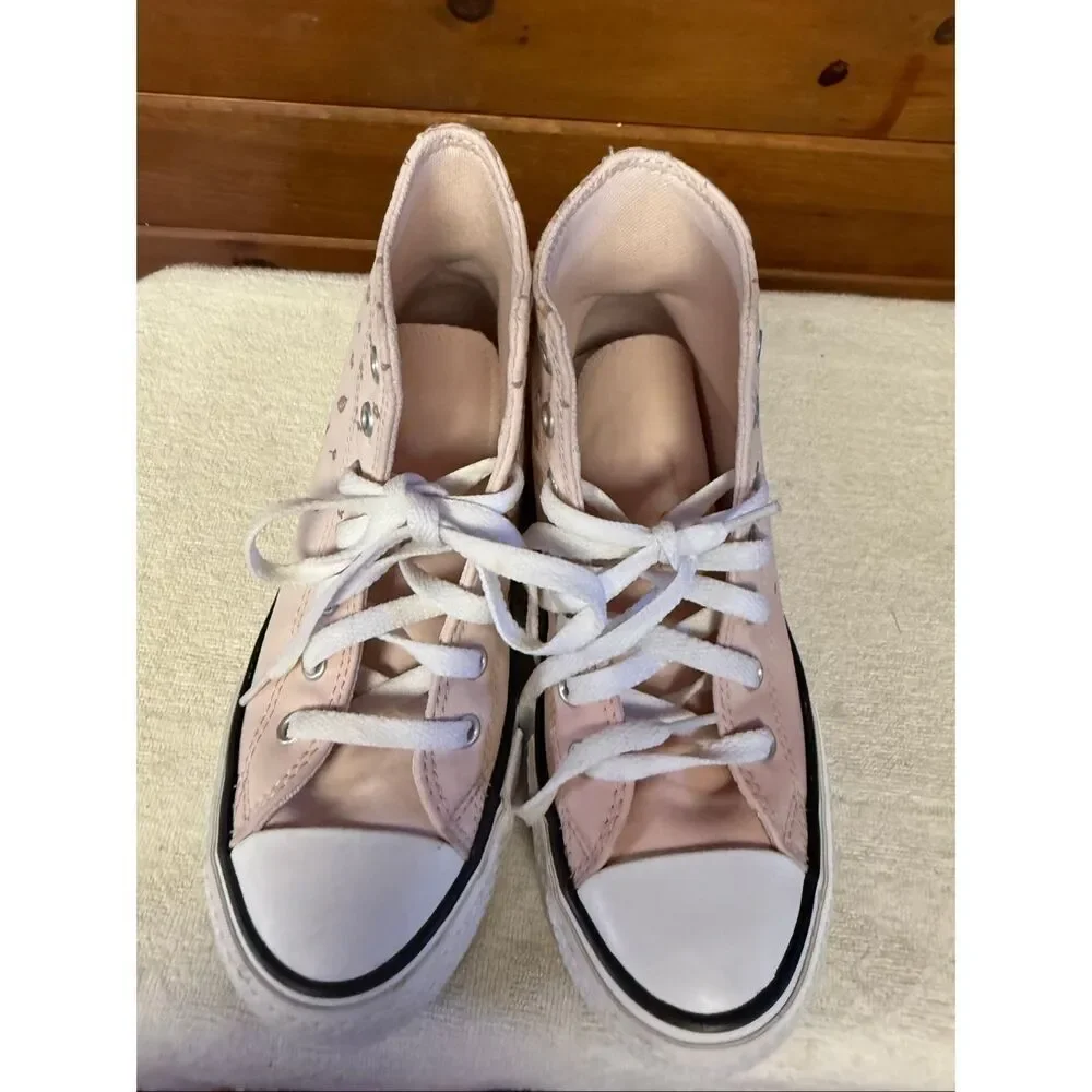 Converse high-top sneakers with a small floral/ leaf pattern Sz 2.5 youth Blush